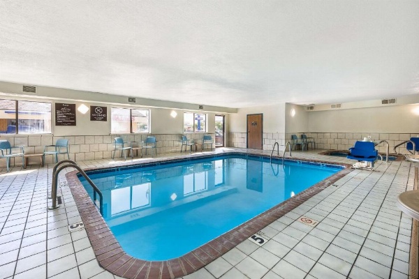 Smoky Hill Inn and Suites image 23