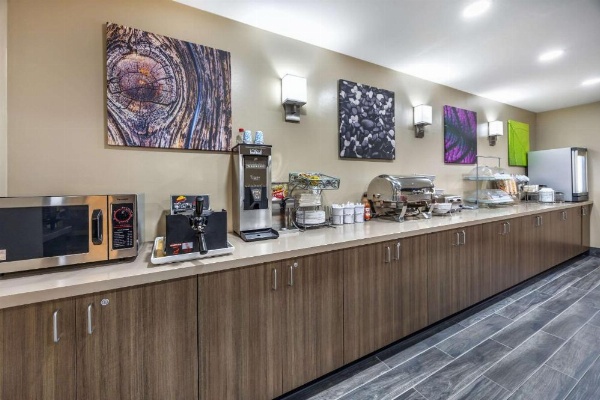 Smoky Hill Inn and Suites image 28