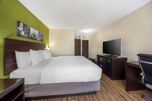 Smoky Hill Inn and Suites image 8